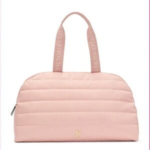 ♥️HP♥️ VS quilted Duffle bag mauve pink. NWT.